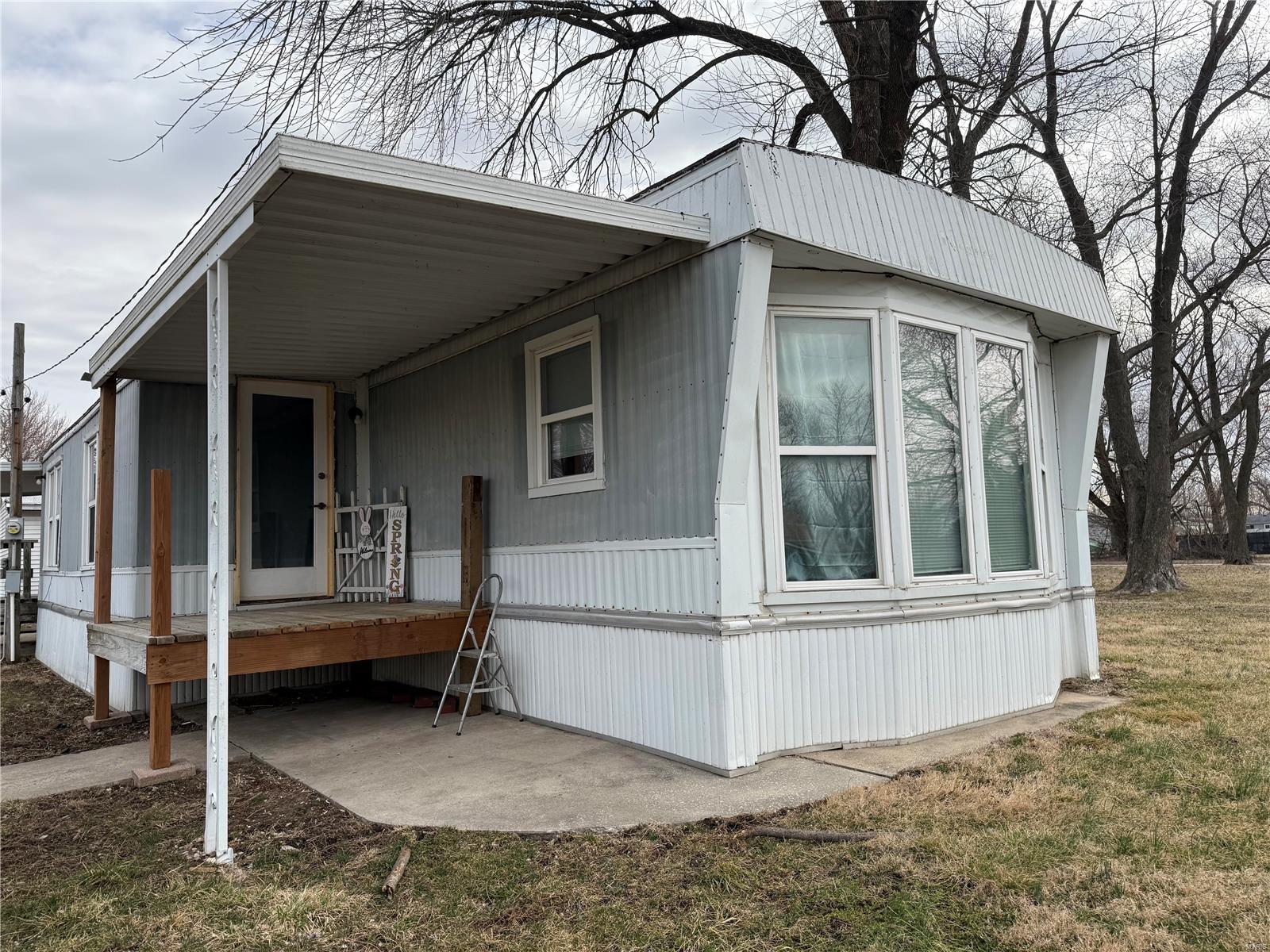 203 E Main Street Property Photo