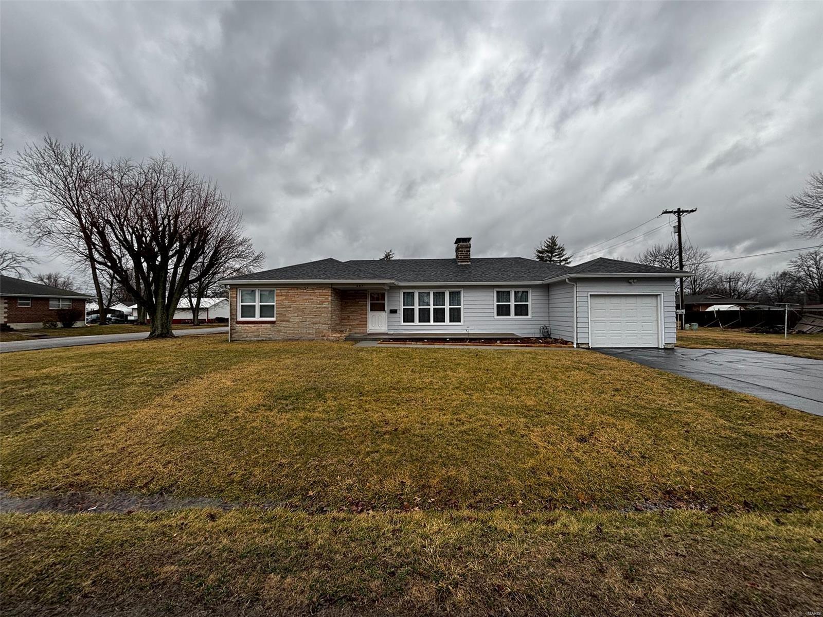 601 N Maple Street Property Photo