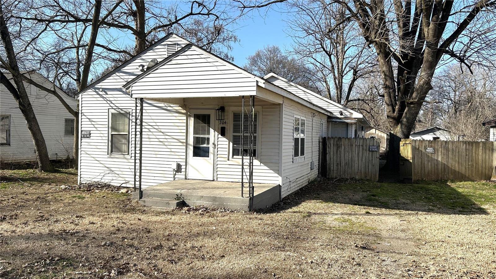 204 W 8th St Property Photo