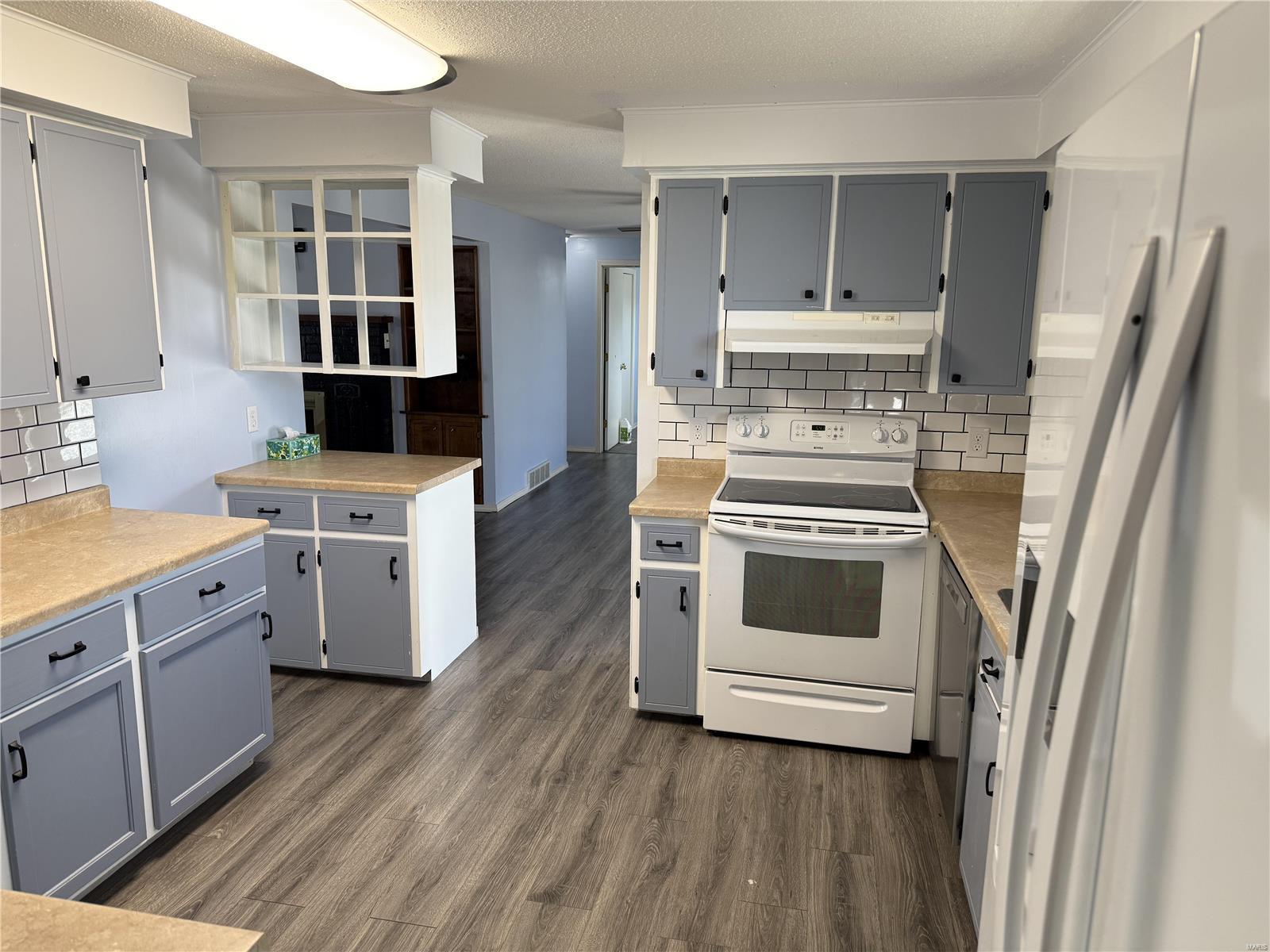 208 Richardet Street Property Photo 2