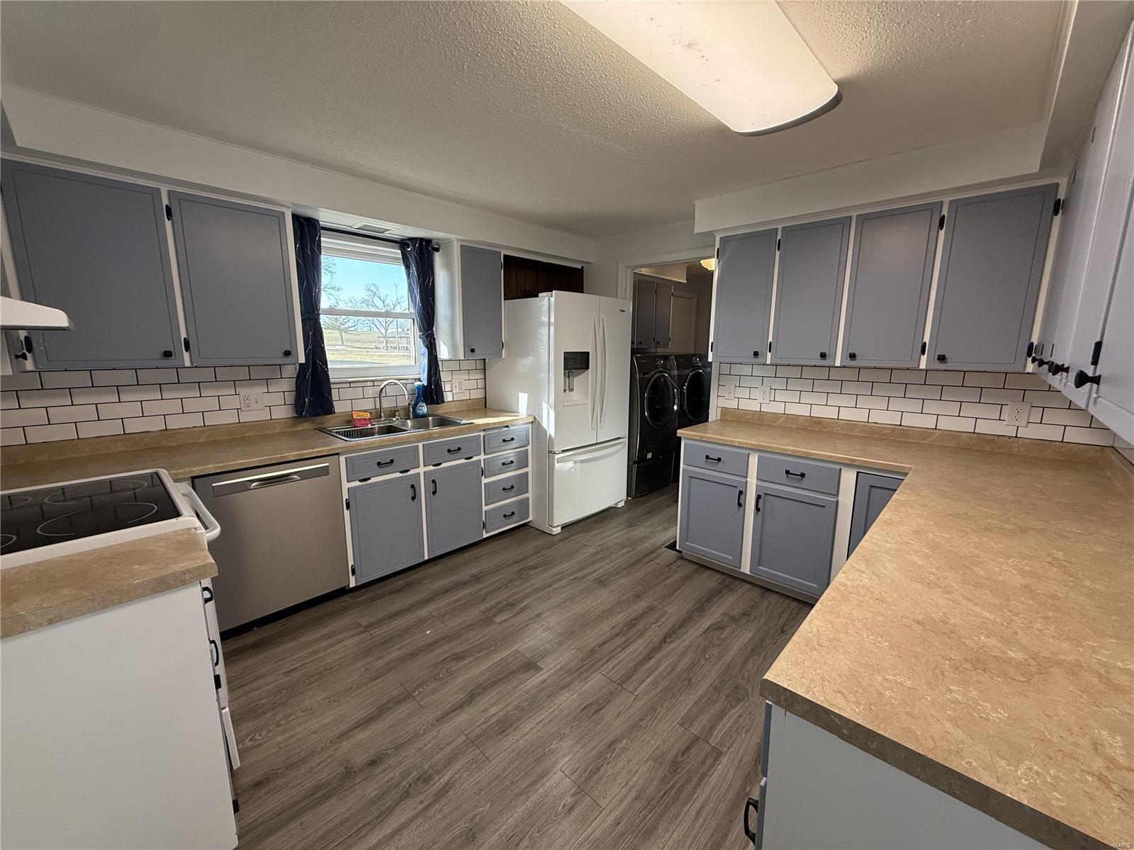 208 Richardet Street Property Photo 4