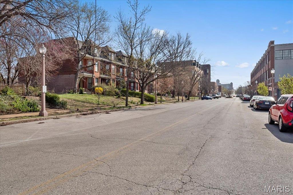 4143 Laclede Avenue Property Photo 11