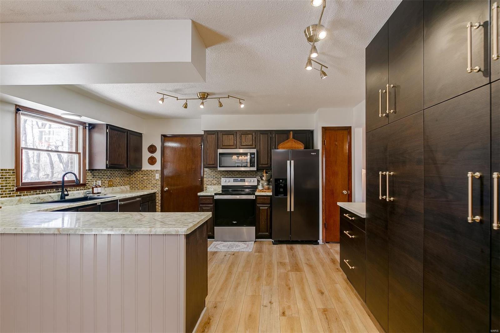 5809 Runnymede Place Property Photo 10