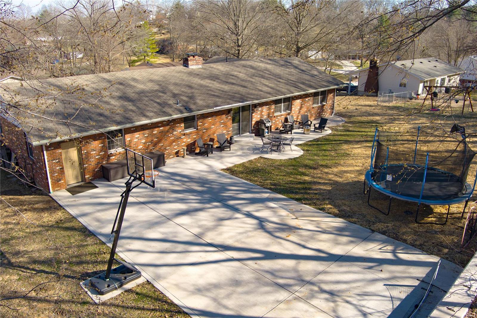 5809 Runnymede Place Property Photo 34