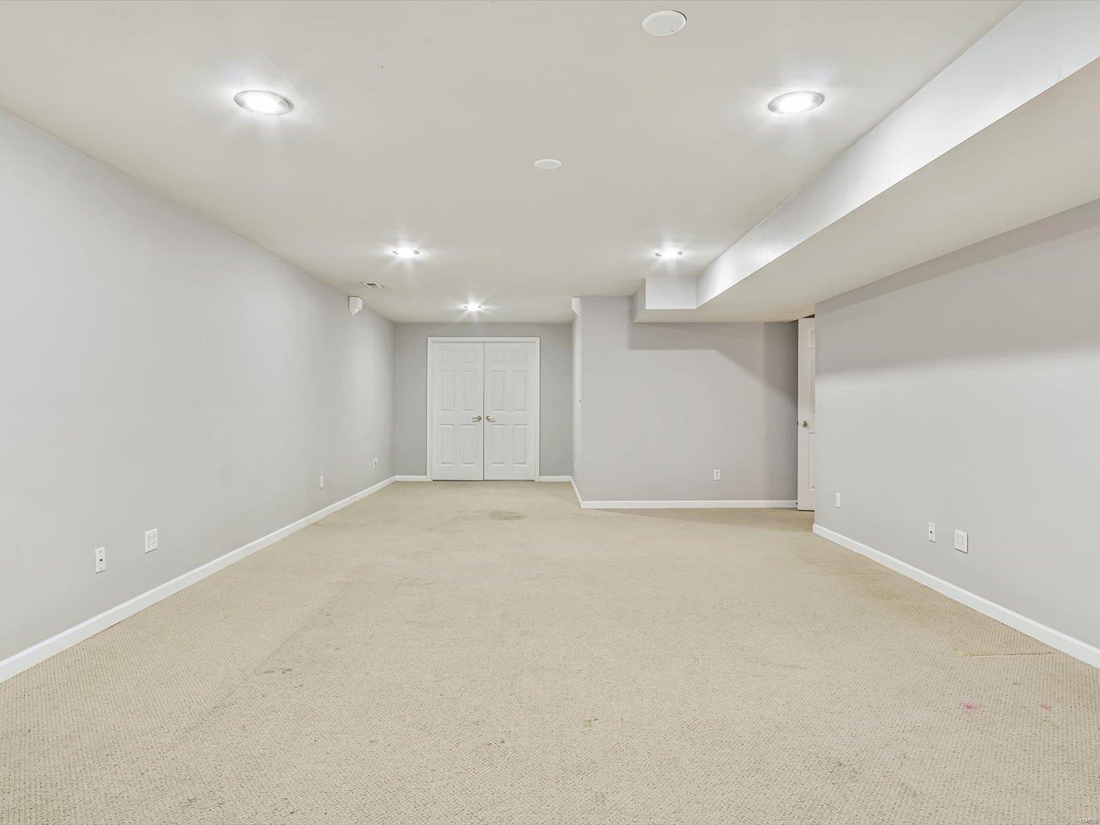 262 Meyer Avenue Property Photo 24