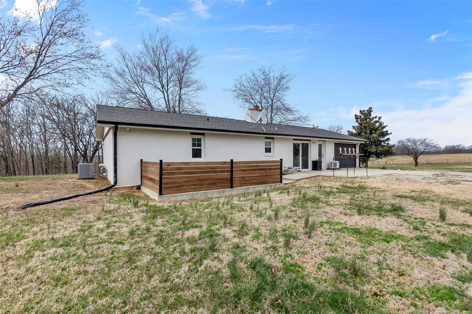 18714 State Highway 51 Property Photo 6