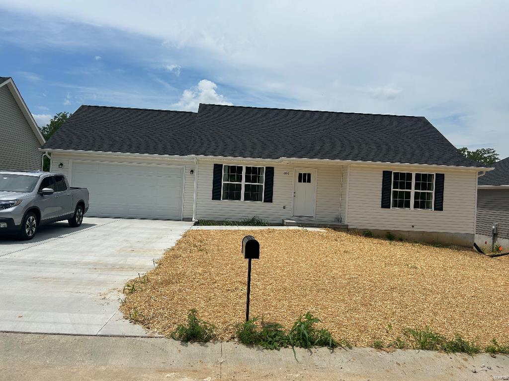 891 Lakeway Drive Property Photo 1