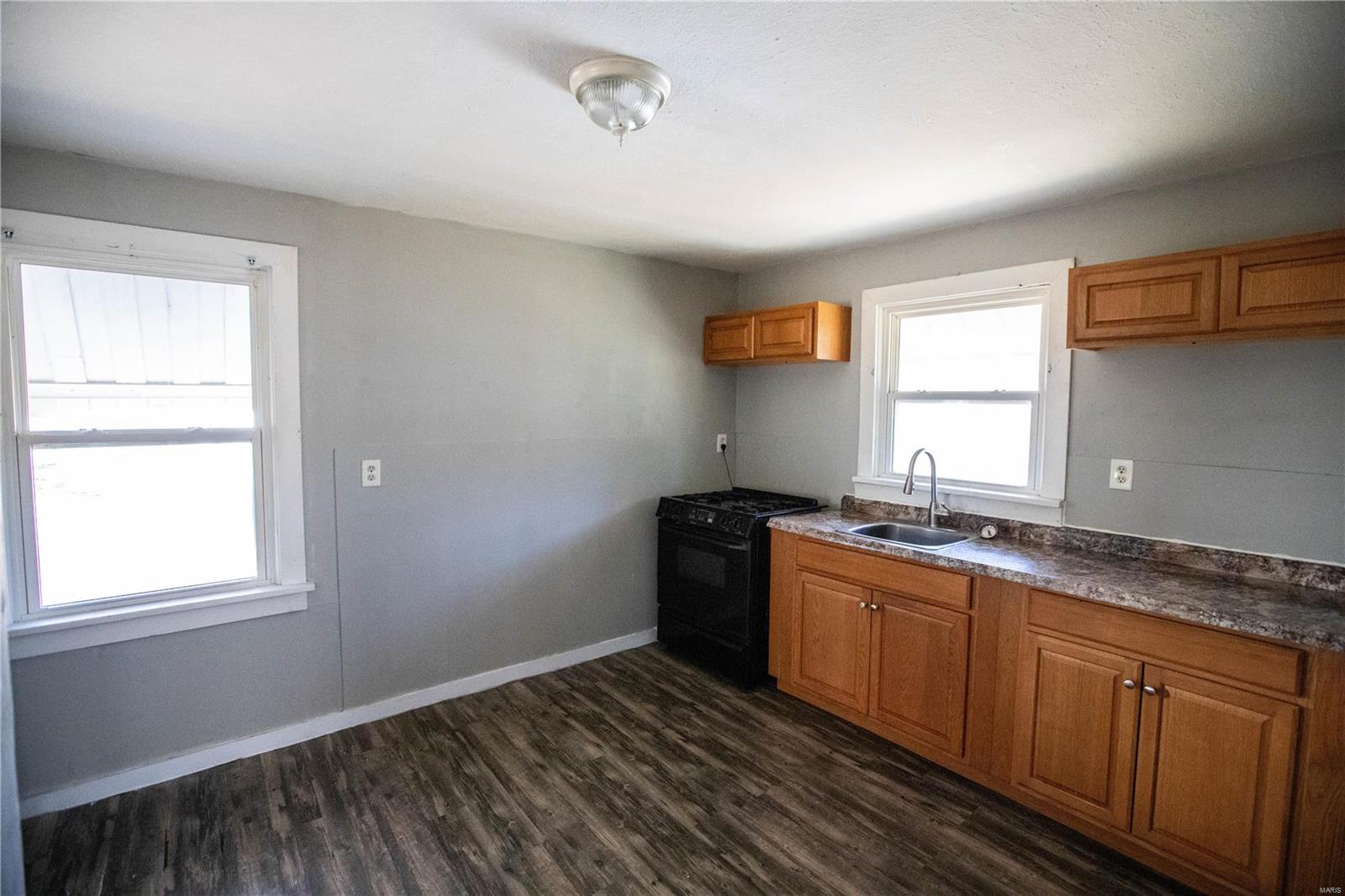 228 Pine Street A-b Property Photo 11
