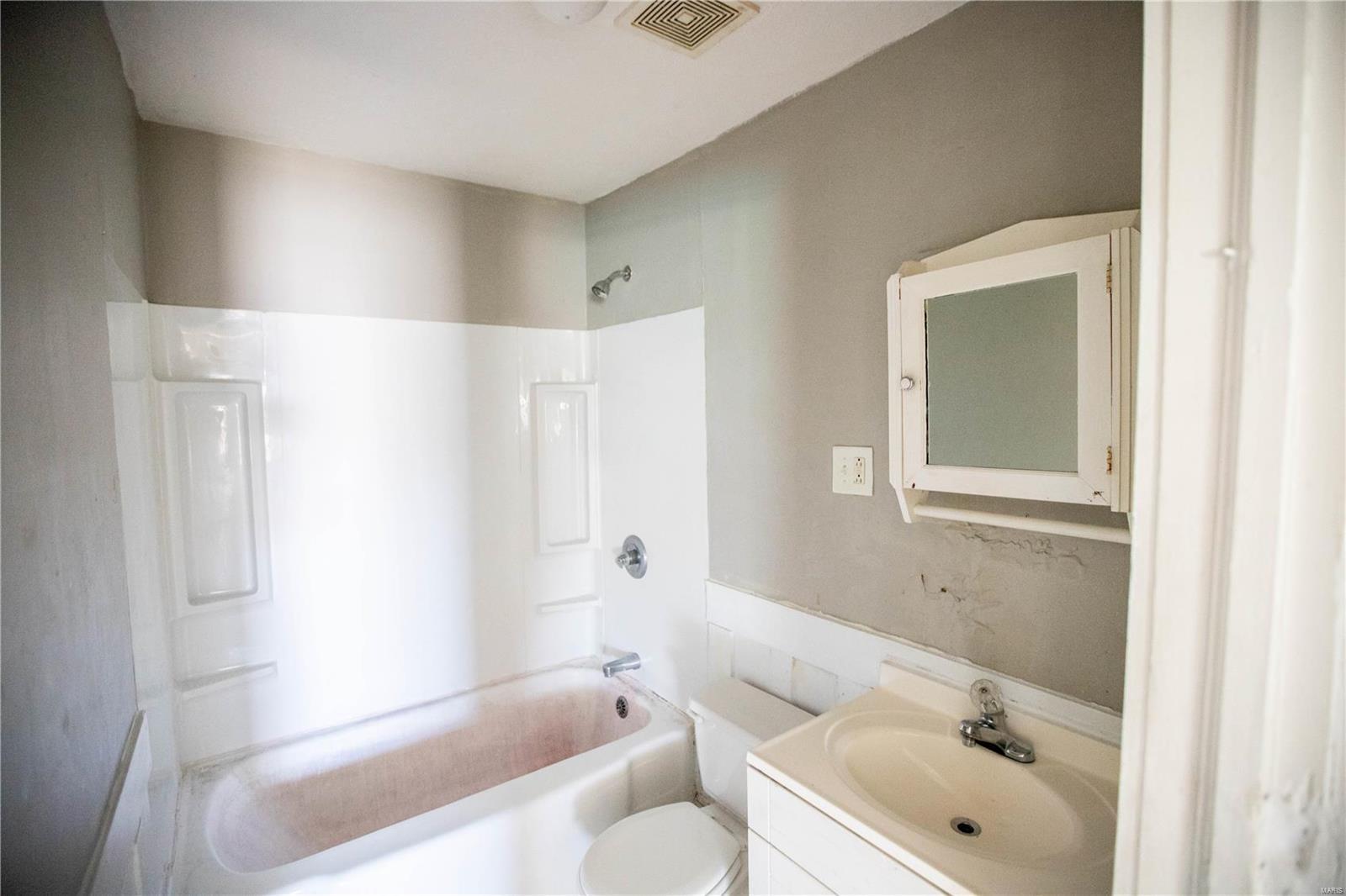 228 Pine Street A-b Property Photo 15