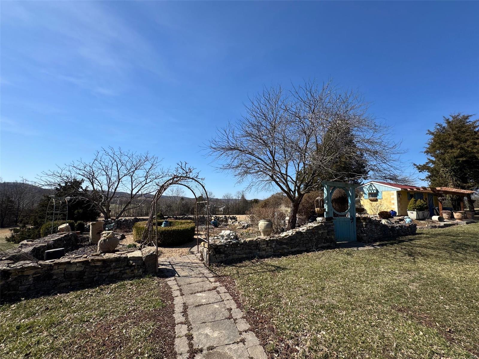 18635 Johnsons Place 100 Property Photo 3