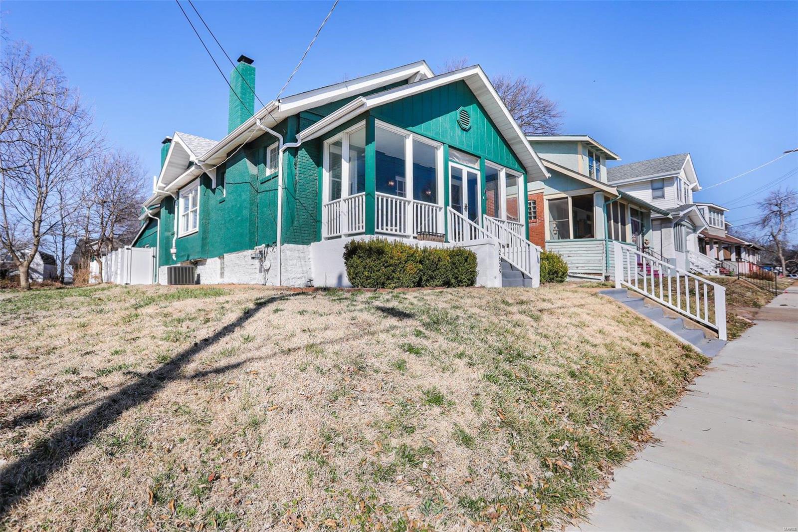 2639 Margarette Avenue Property Photo 4
