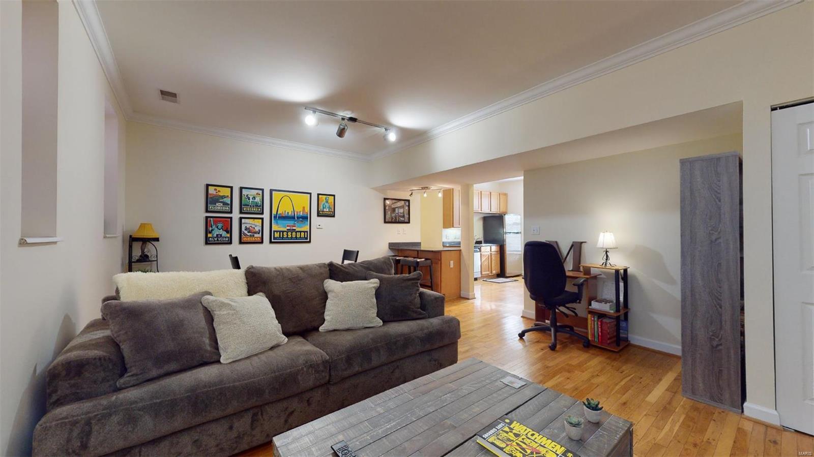 5653 Waterman Boulevard 1n Property Photo
