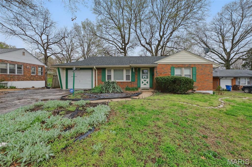 812 Uplynn Property Photo 1