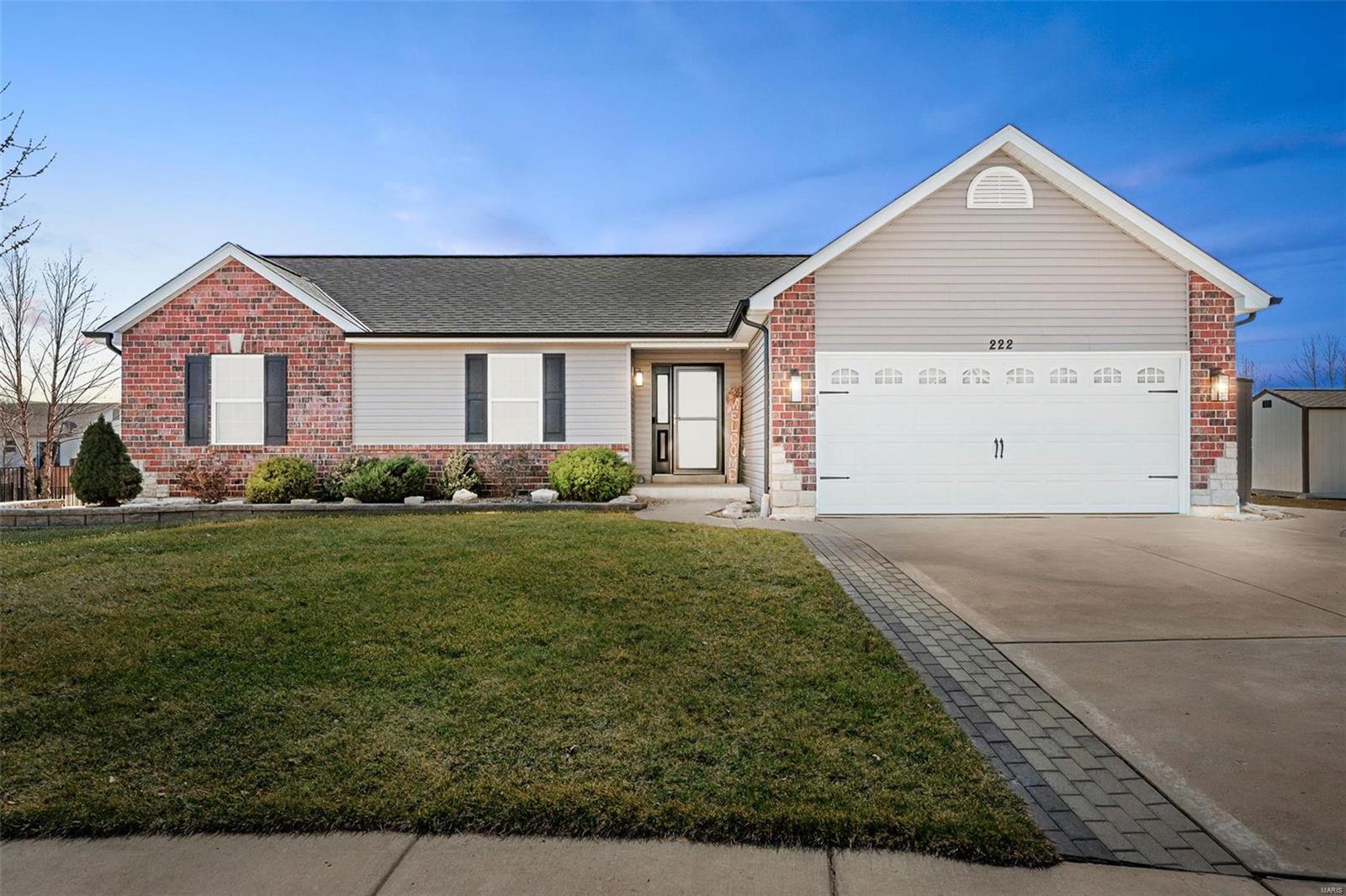 222 Hartford Glen Court Property Photo 1