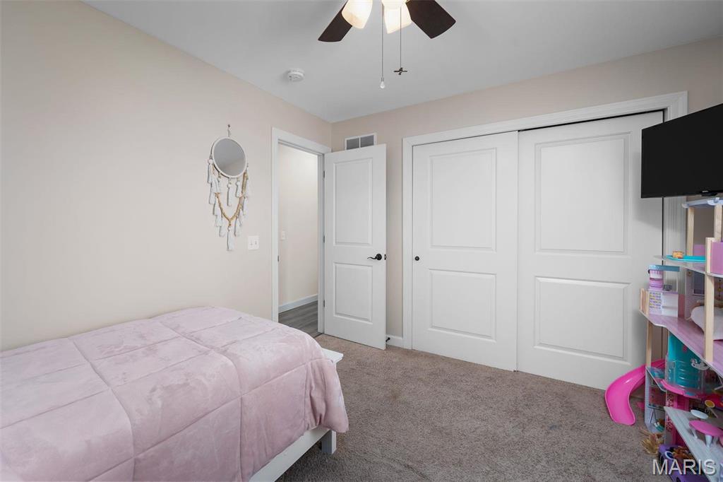 222 Hartford Glen Court Property Photo 22