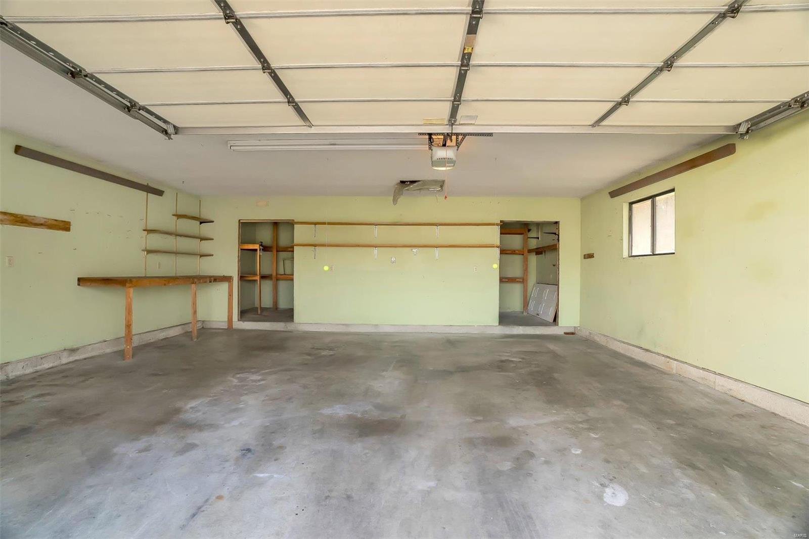 6072 Kingsway Property Photo 4