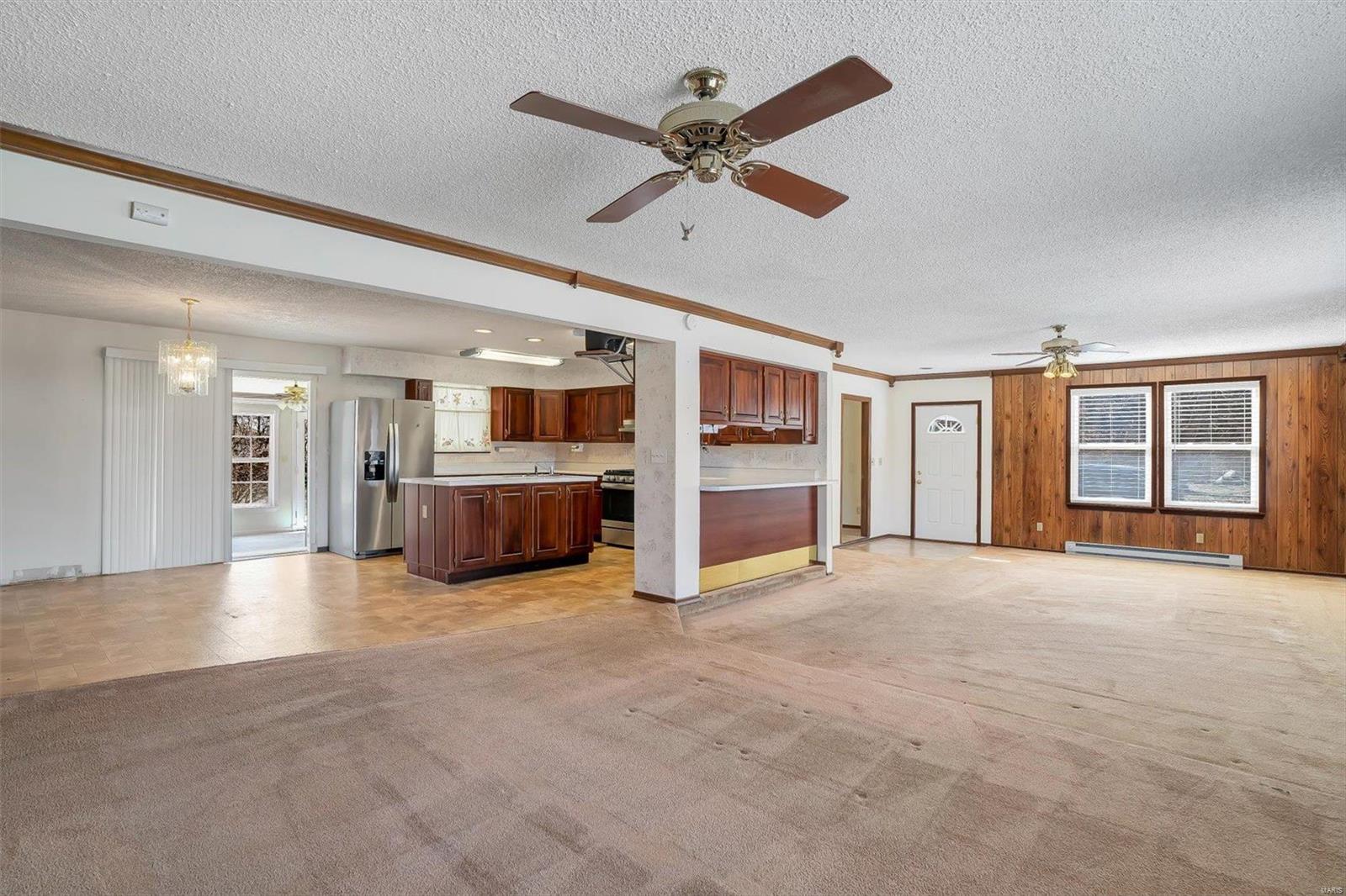 6072 Kingsway Property Photo 5