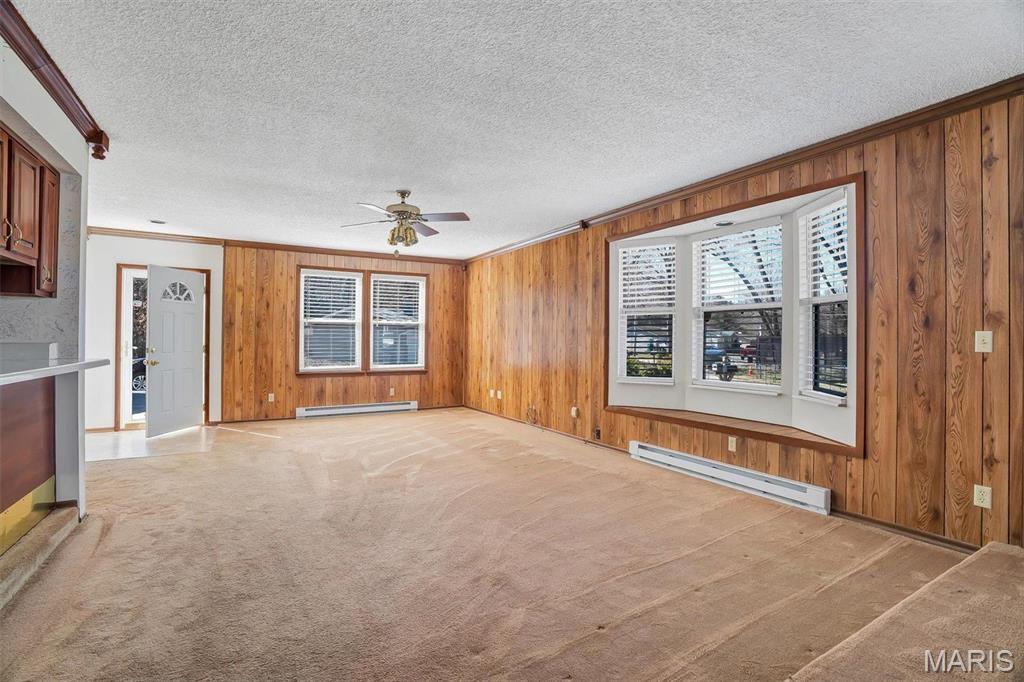 6072 Kingsway Property Photo 6