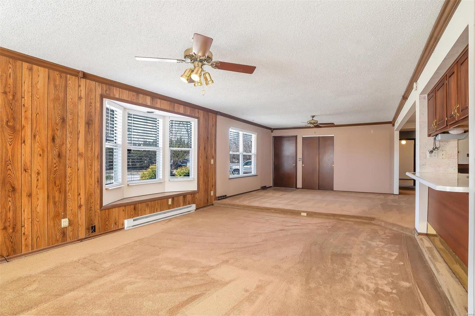 6072 Kingsway Property Photo 8