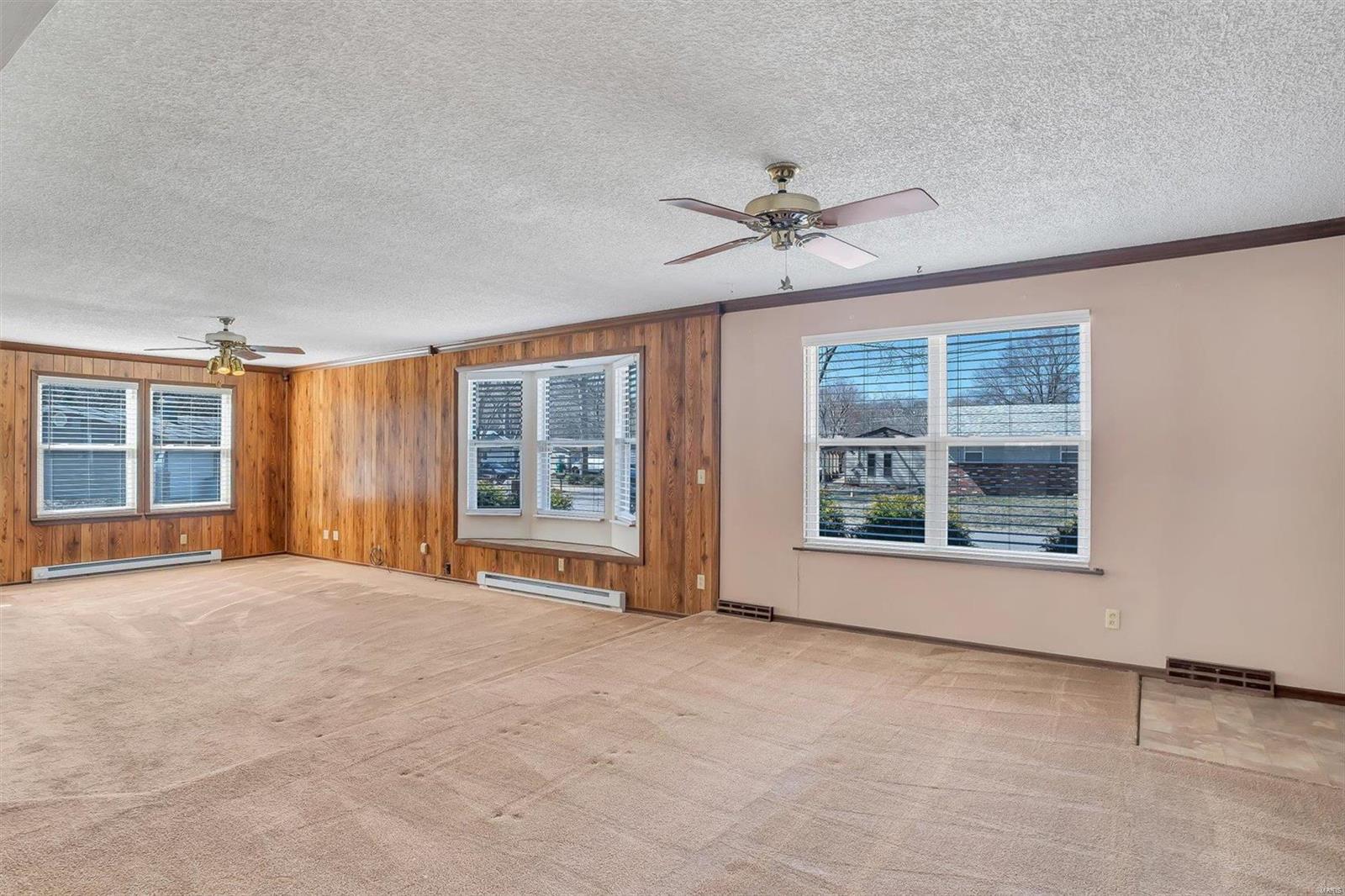 6072 Kingsway Property Photo 9