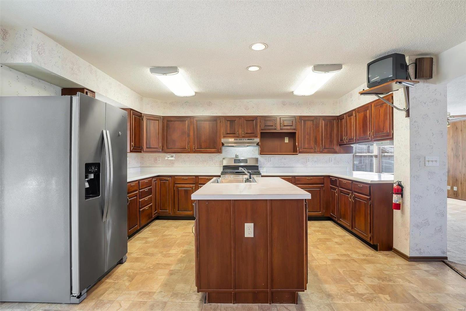6072 Kingsway Property Photo 12