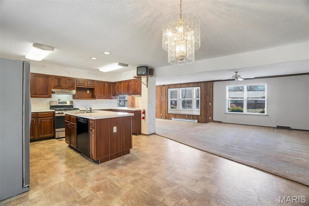 6072 Kingsway Property Photo 16