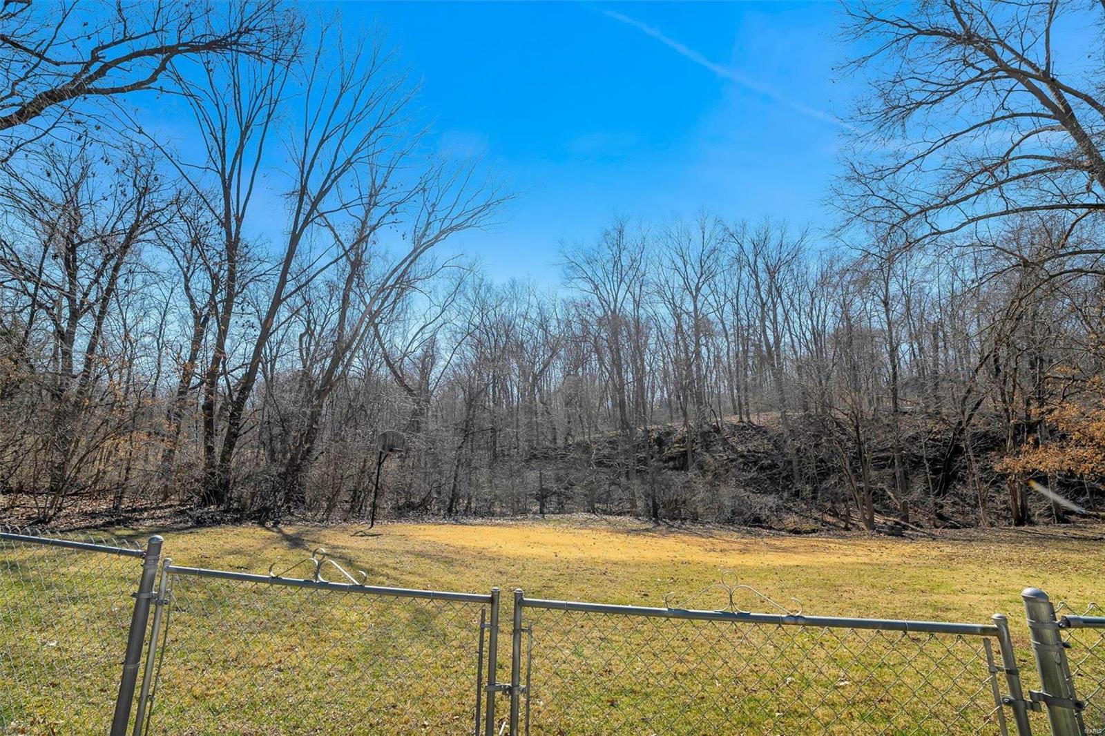 6072 Kingsway Property Photo 37