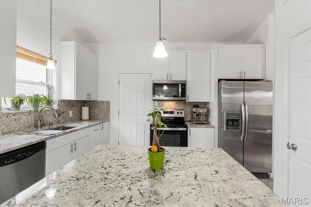 9 Amber Ridge Court Property Photo 11