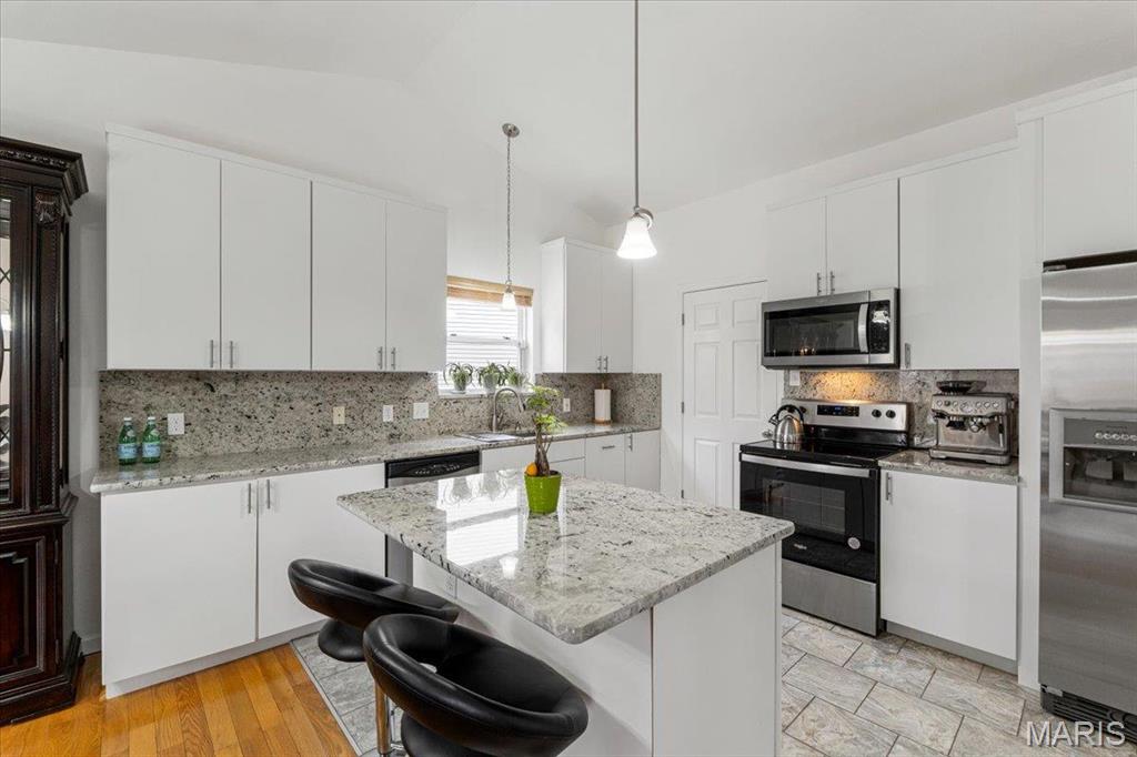 9 Amber Ridge Court Property Photo 12