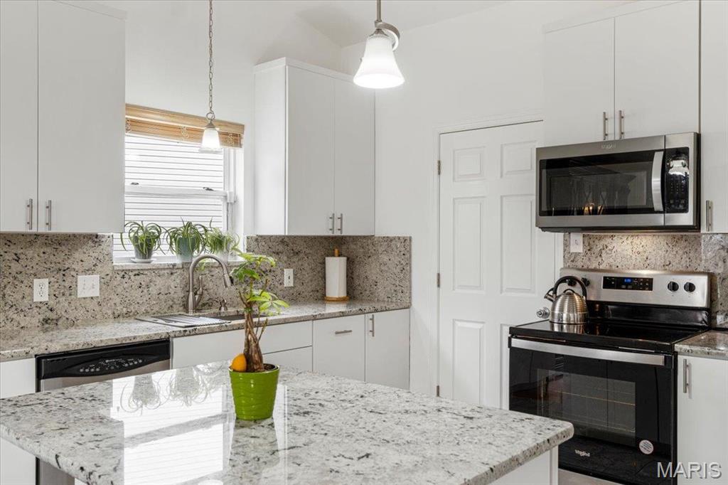 9 Amber Ridge Court Property Photo 13