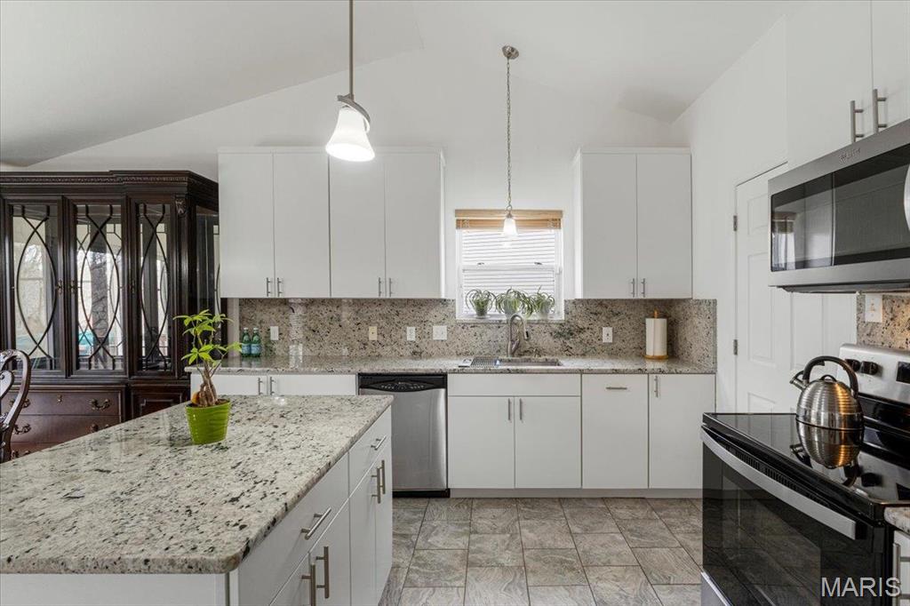 9 Amber Ridge Court Property Photo 15