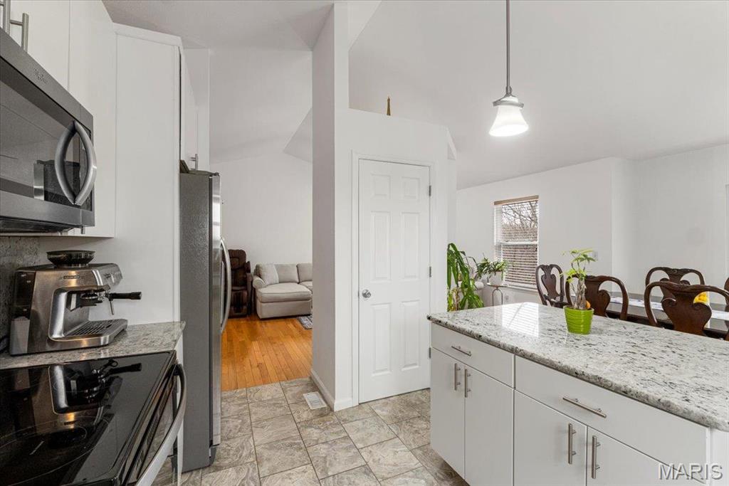 9 Amber Ridge Court Property Photo 17