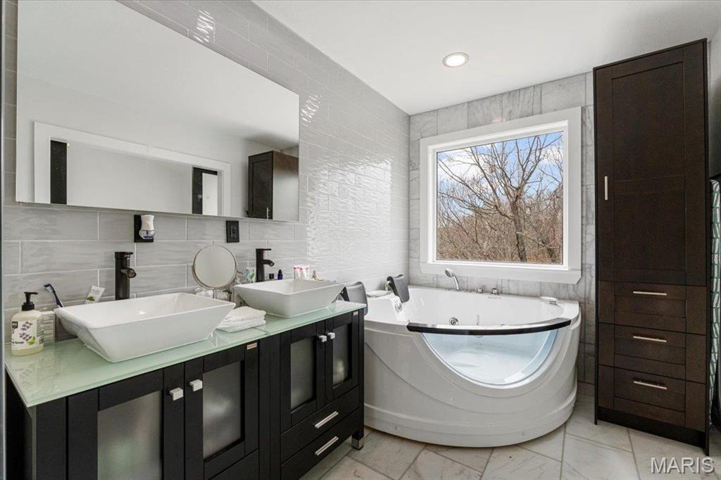 9 Amber Ridge Court Property Photo 27