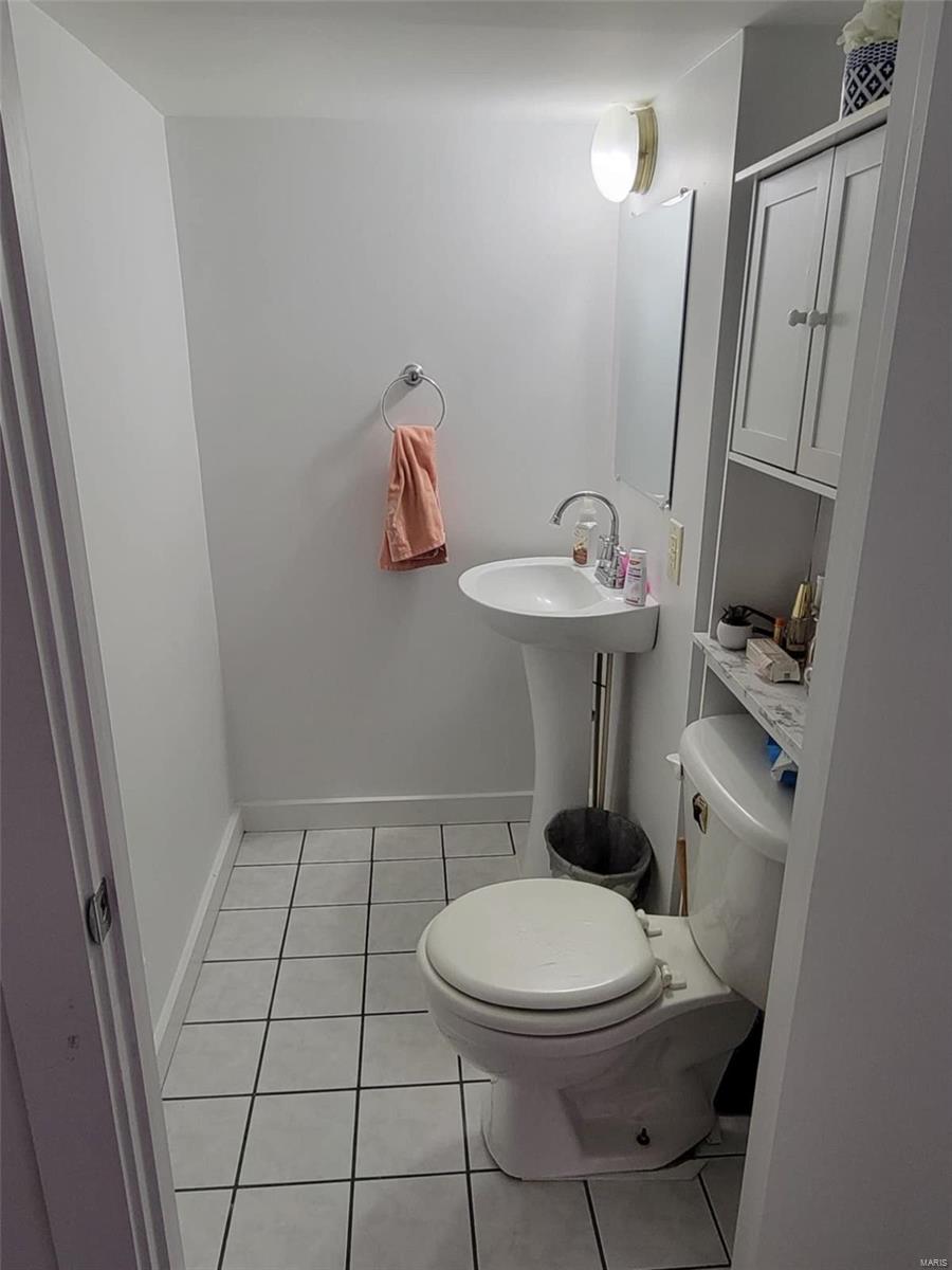 12 N West End Boulevard Property Photo 8