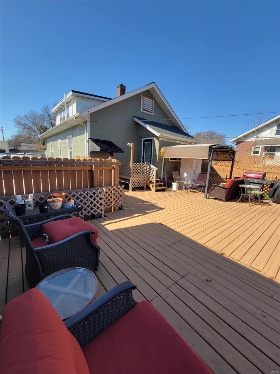 12 N West End Boulevard Property Photo 10