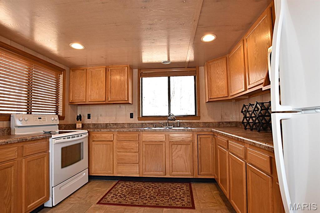 856 Aspen Lake Drive Property Photo 8