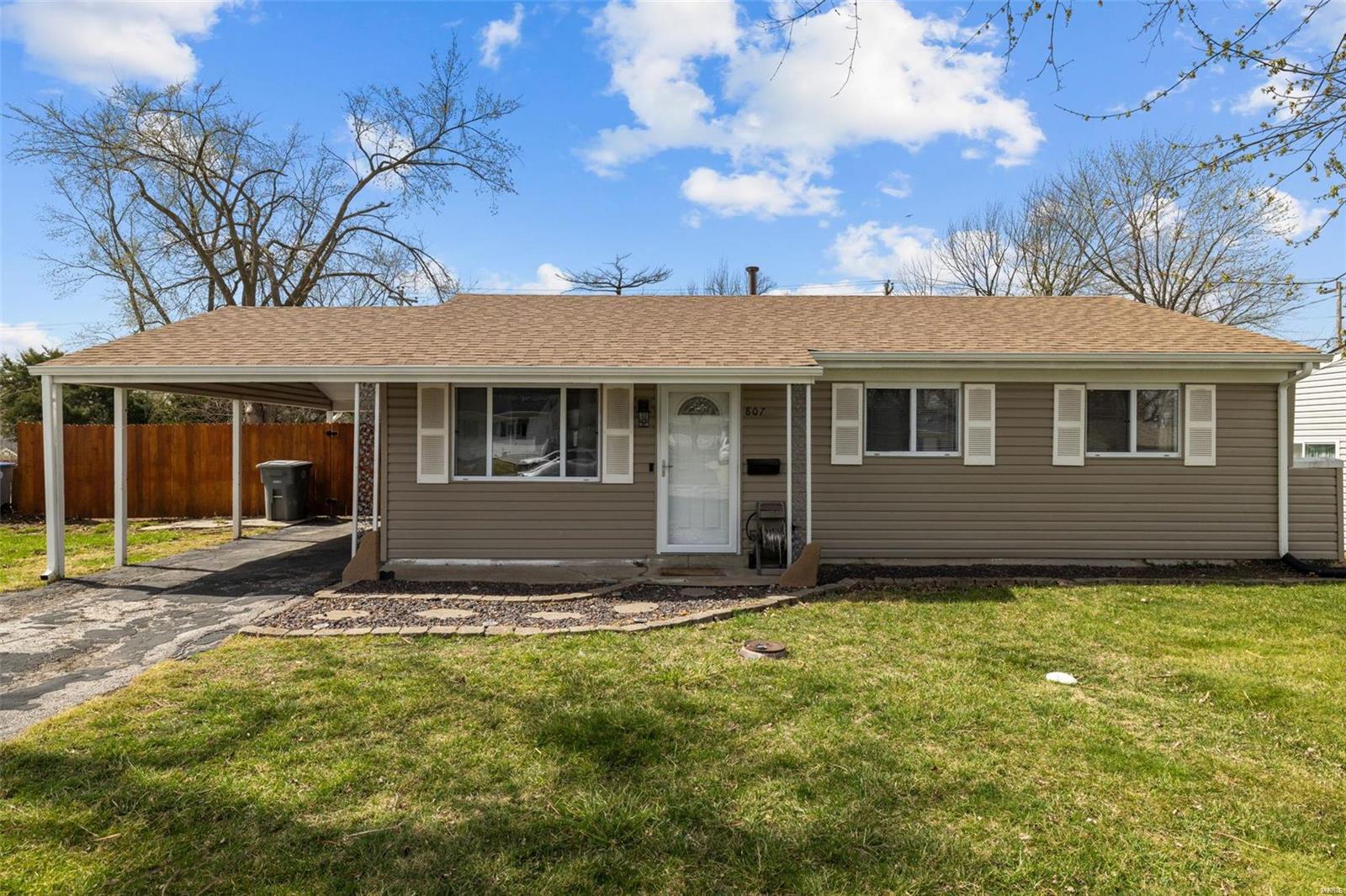 807 Saint Paul Lane Property Photo 1