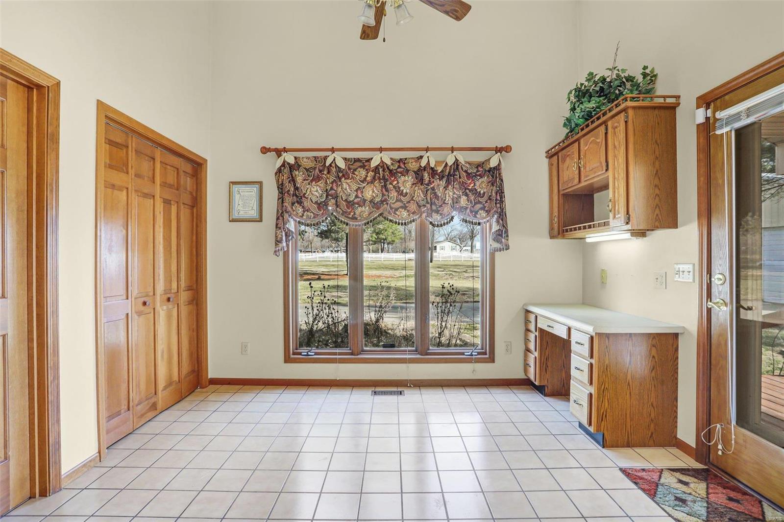 4842 Indian Hills Drive Property Photo 11