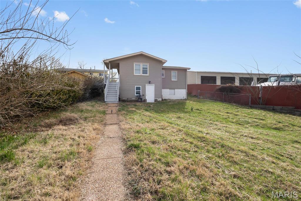 223 N Floridale Avenue Property Photo 4
