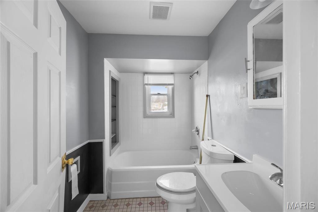223 N Floridale Avenue Property Photo 14