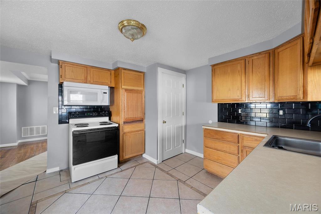 223 N Floridale Avenue Property Photo 22