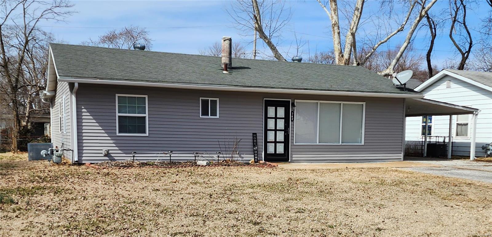 742 St. Nicholas Drive Property Photo