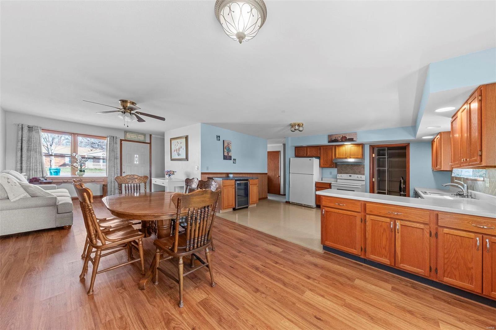 270 Mervin Street Property Photo 4