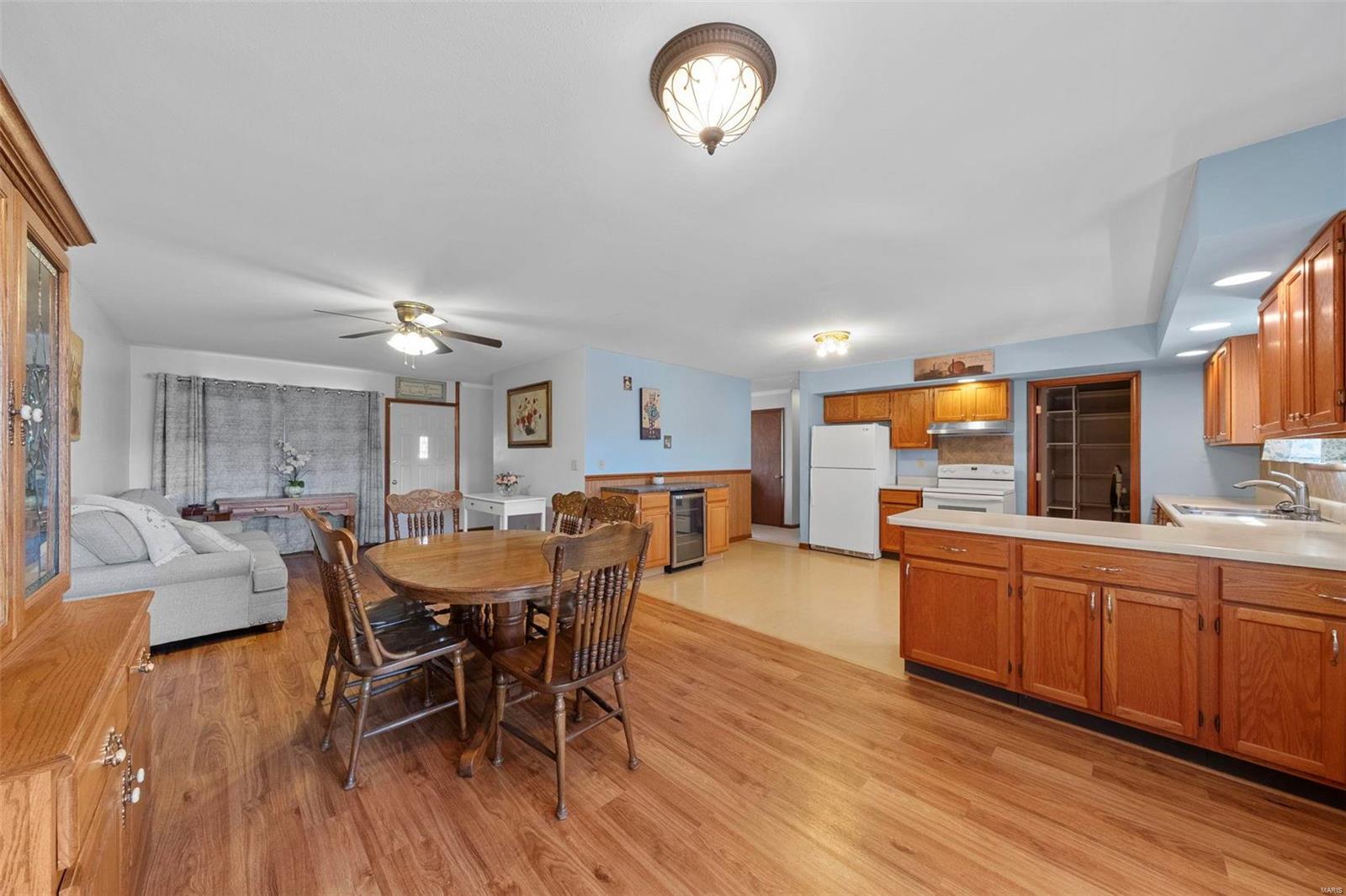 270 Mervin Street Property Photo 5