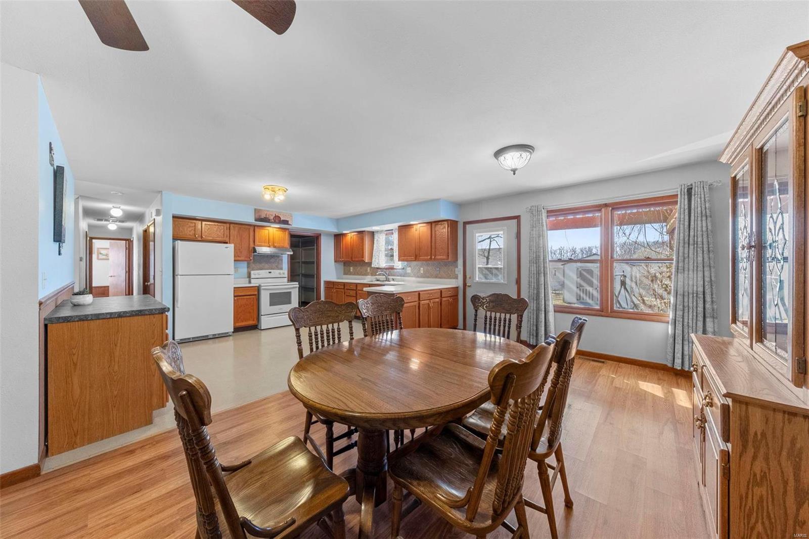 270 Mervin Street Property Photo 10