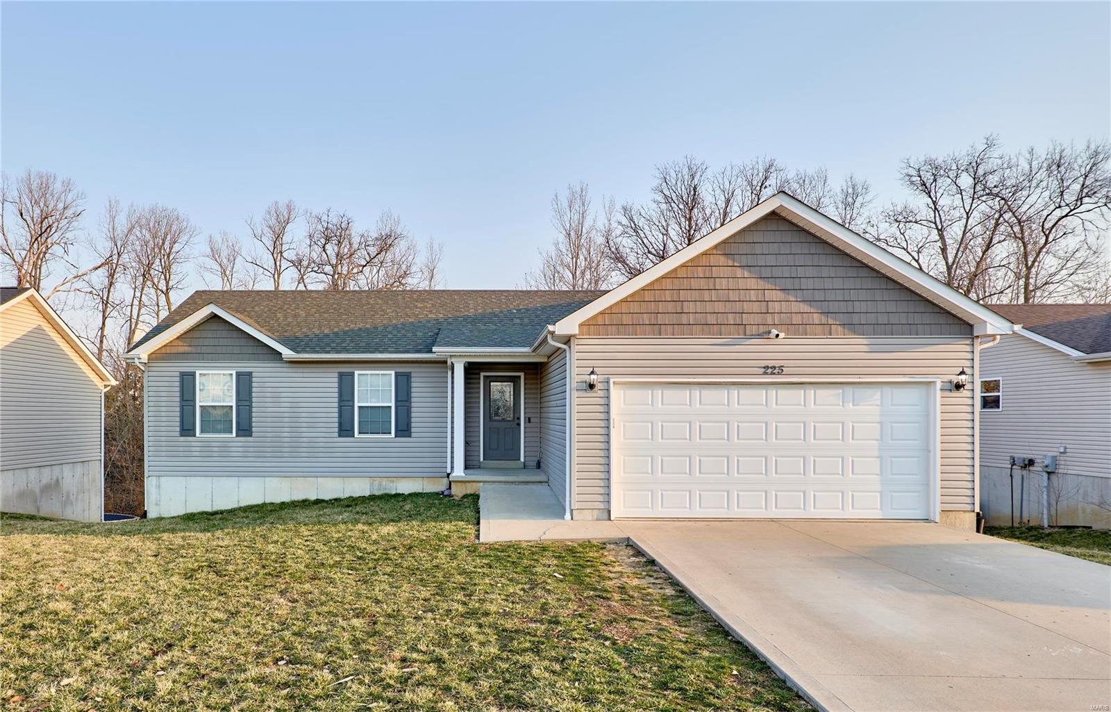 225 Conrad Circle Property Photo 1