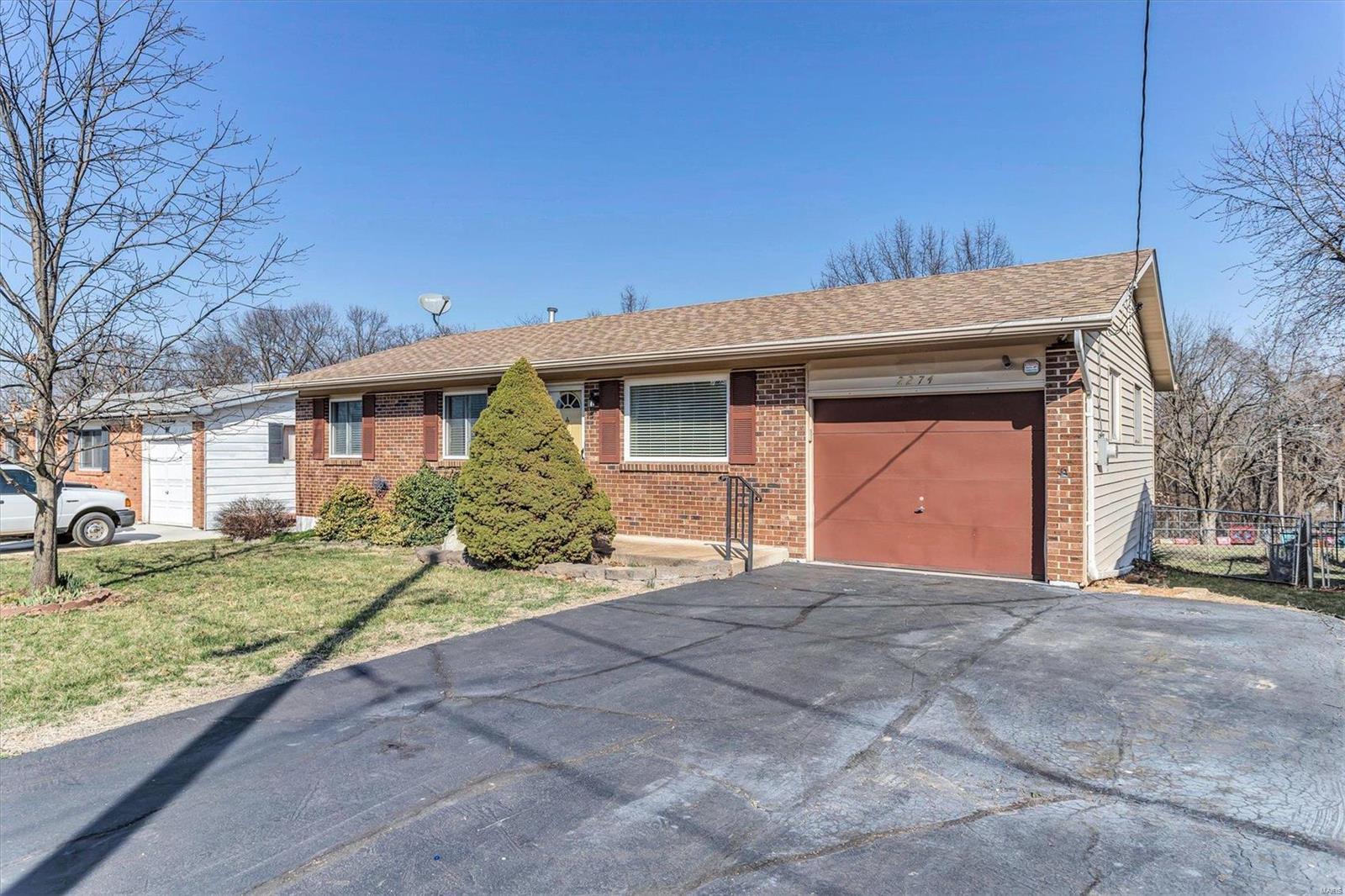 2274 Louie Drive Property Photo 2