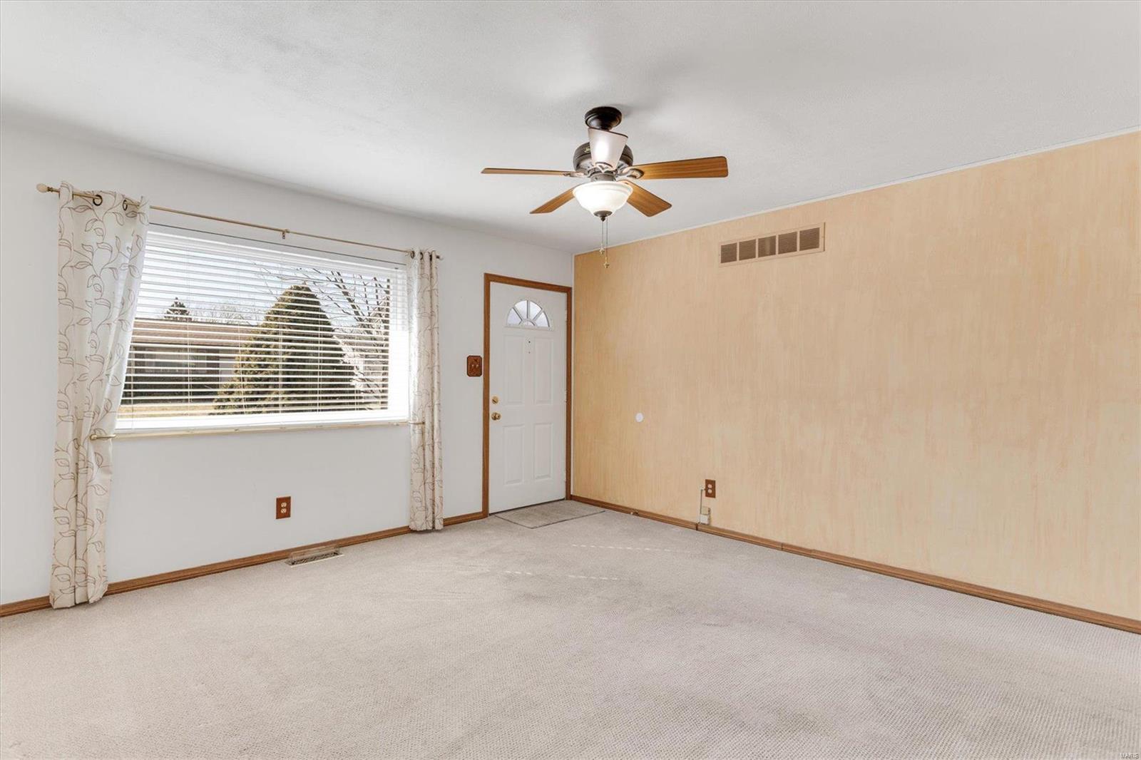 2274 Louie Drive Property Photo 4