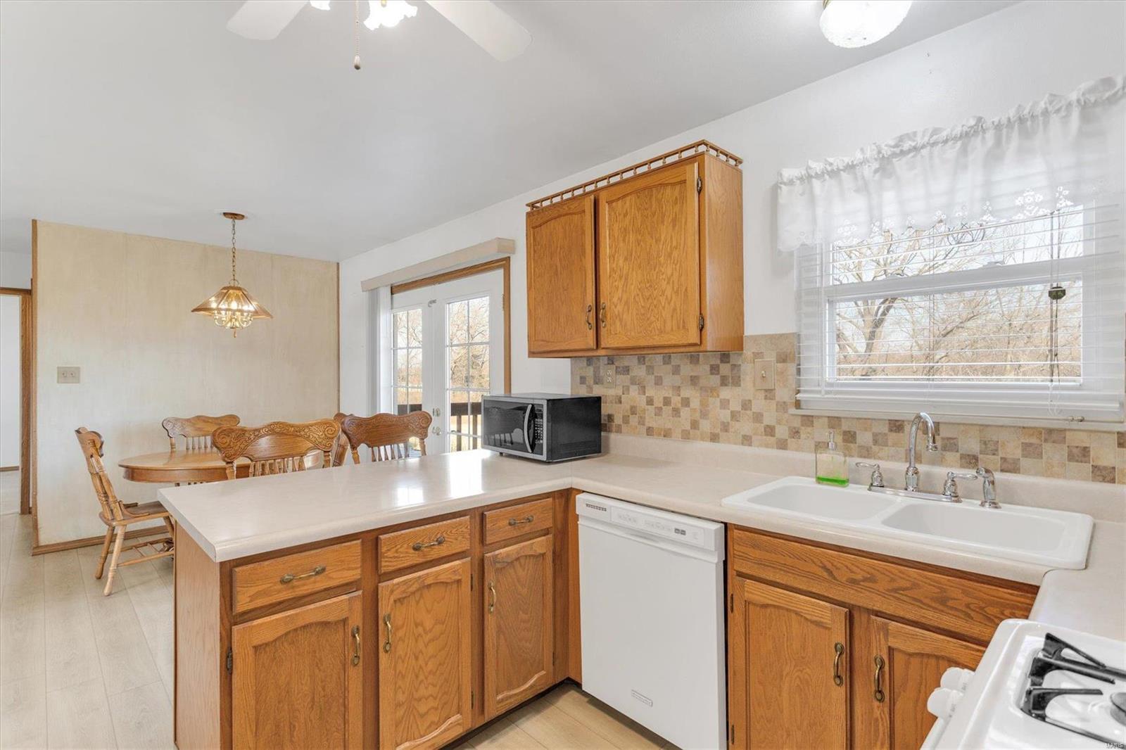 2274 Louie Drive Property Photo 10