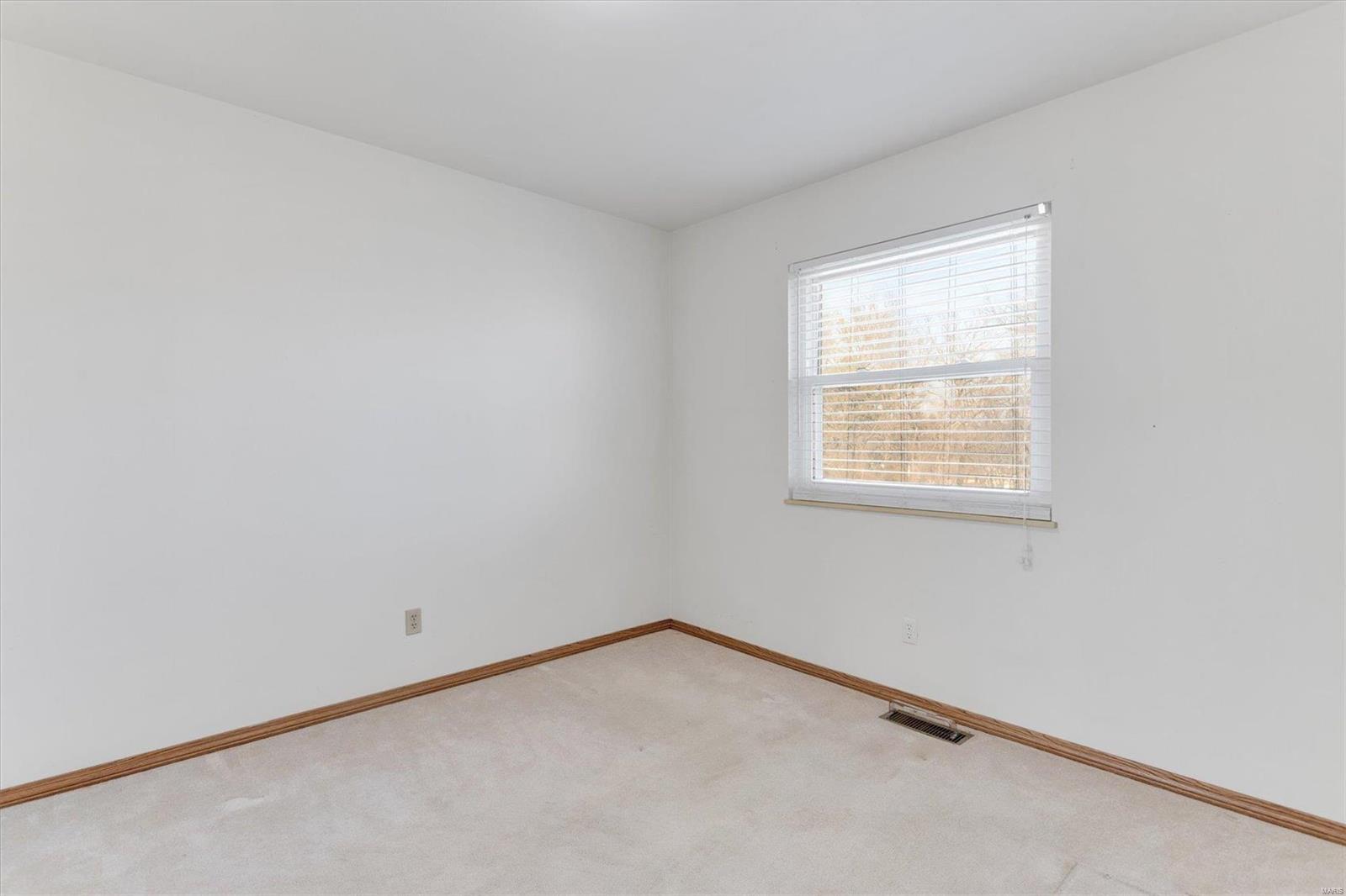 2274 Louie Drive Property Photo 11